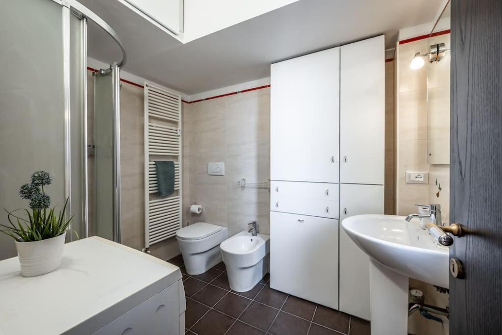 Sotto Le Due Torri 5* Apartment โบโลญญา ภายนอก รูปภาพ