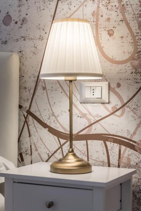 Sotto Le Due Torri 5* Apartment โบโลญญา ภายนอก รูปภาพ