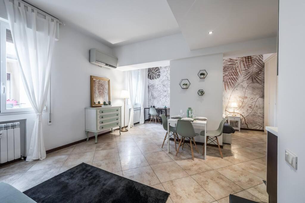 Sotto Le Due Torri 5* Apartment โบโลญญา ภายนอก รูปภาพ