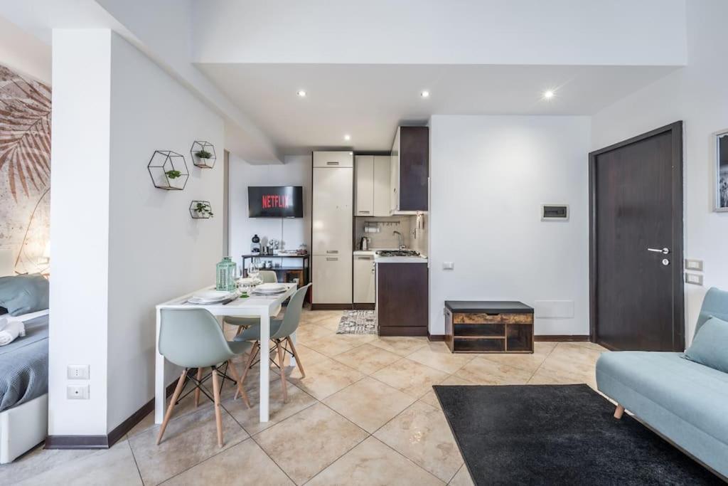 Sotto Le Due Torri 5* Apartment โบโลญญา ภายนอก รูปภาพ
