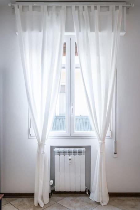 Sotto Le Due Torri 5* Apartment โบโลญญา ภายนอก รูปภาพ
