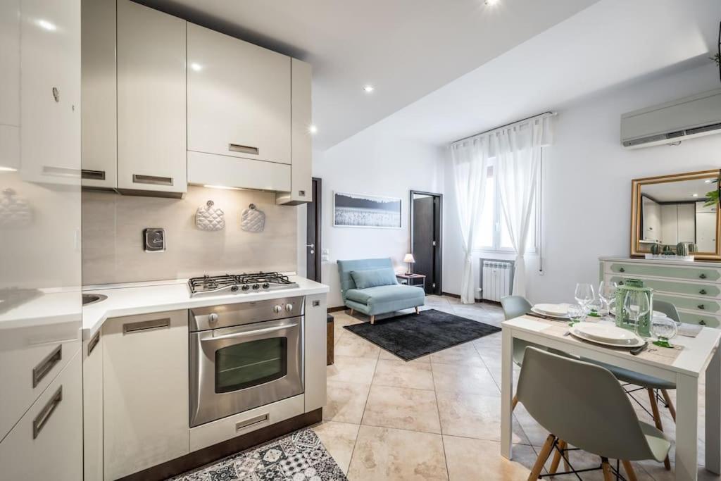 Sotto Le Due Torri 5* Apartment โบโลญญา ภายนอก รูปภาพ