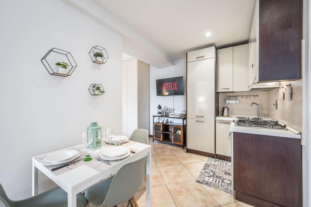 Sotto Le Due Torri 5* Apartment โบโลญญา ภายนอก รูปภาพ